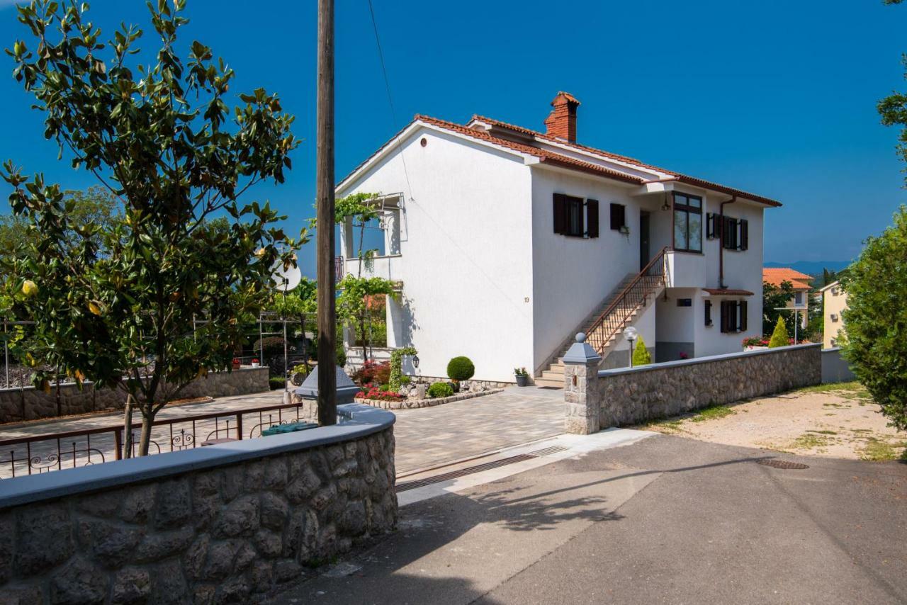 Apartments Marija & Anton Malinska Exterior photo