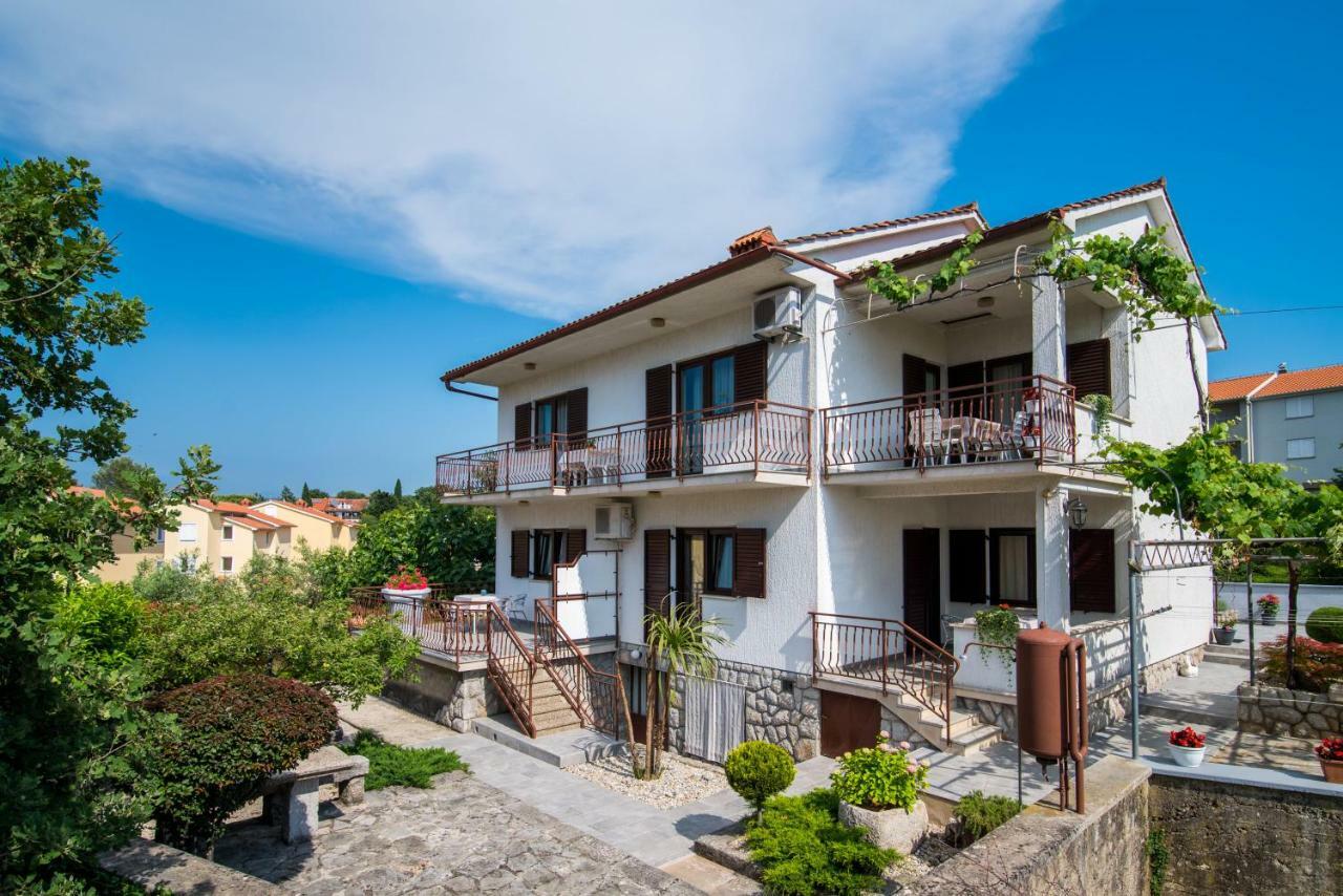 Apartments Marija & Anton Malinska Exterior photo