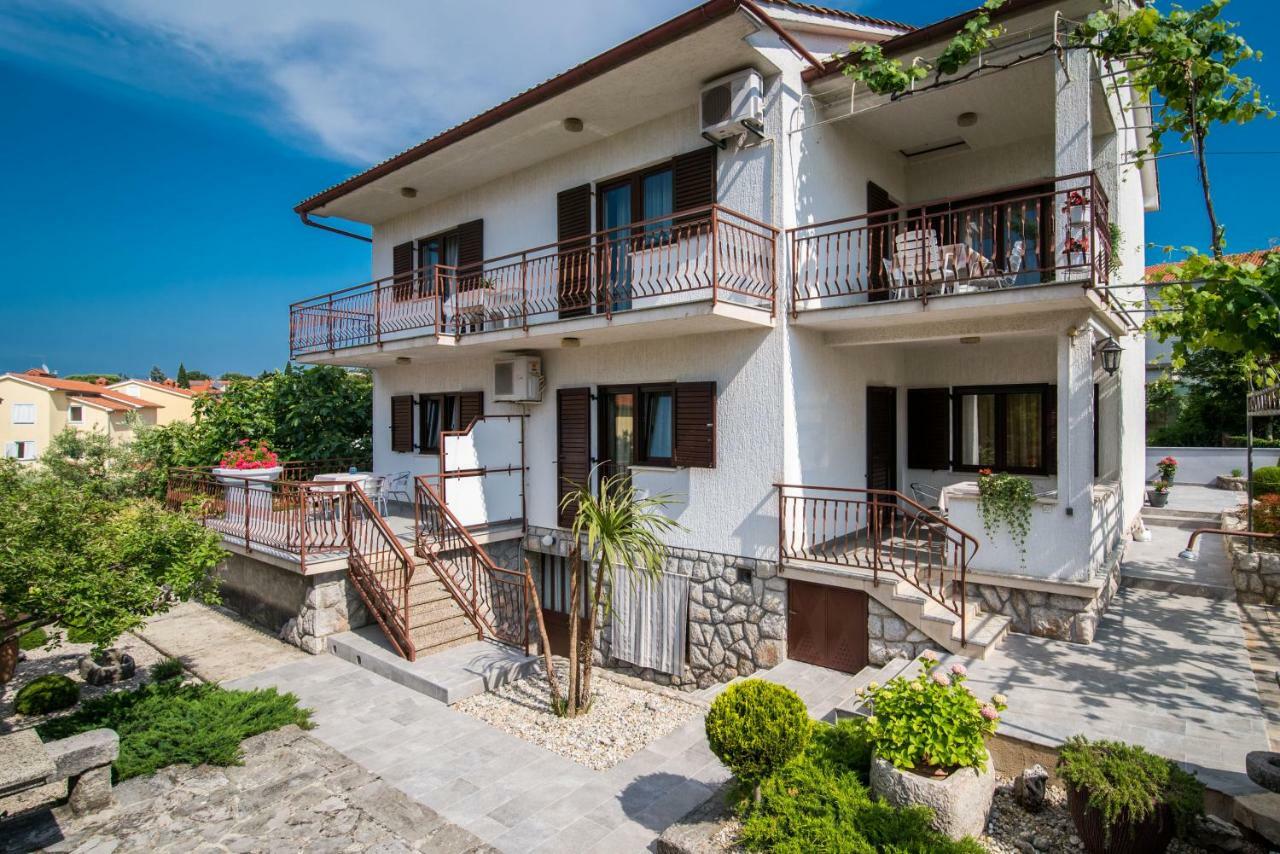 Apartments Marija & Anton Malinska Exterior photo